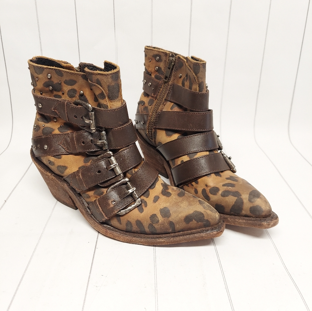 Liberty Black Amy Western Leather Distressed Print Cowgirl Ankle Boot Sz 7 NWOB